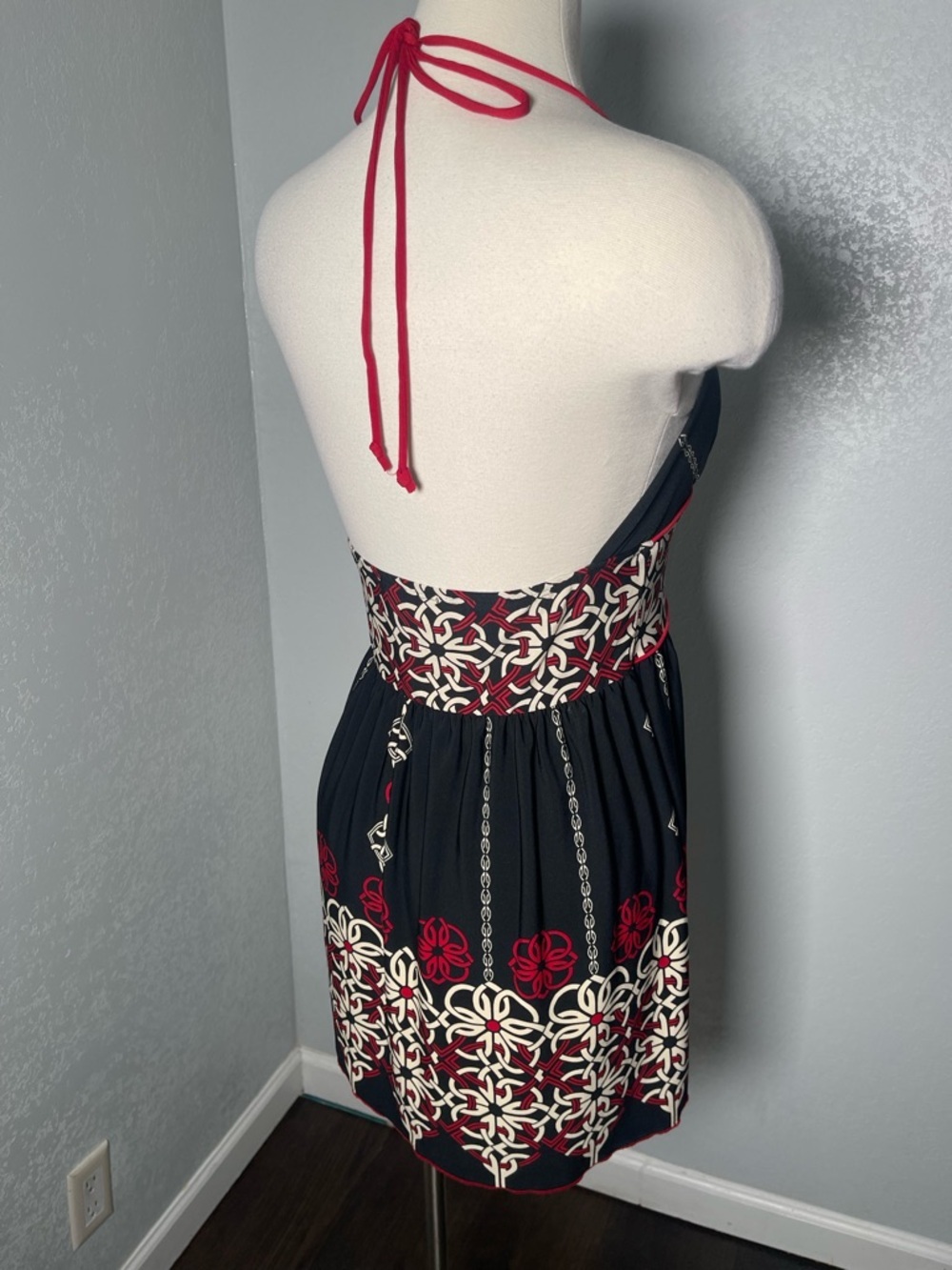 Lots of Love by Speechless Black Halter Dress with Red & Cream Geometric Print - Picture 2 of 3